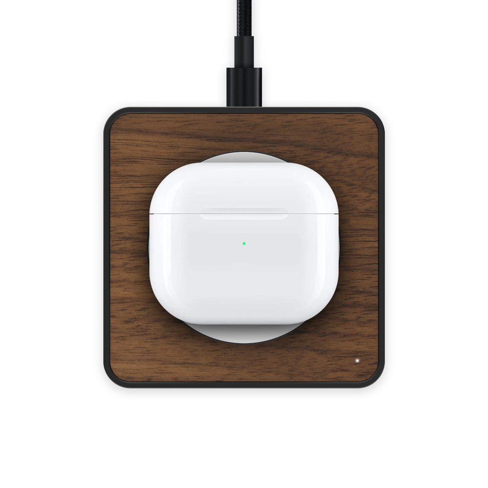 Revolutionary super-fast charging pad: Transform the way you power up. Effortlessly charge your devices at blazing speeds with this cutting-edge charging pad. 